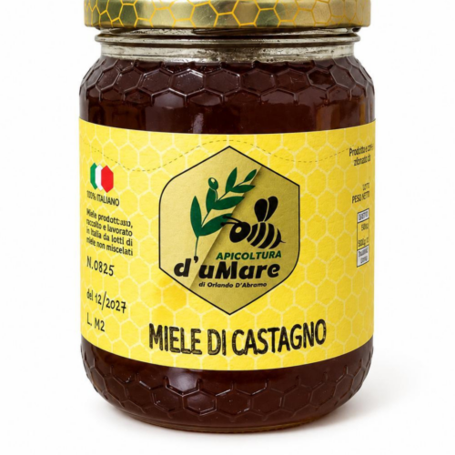 Vasetto di miele di castagno Apicoltura d’aMare su sfondo bianco